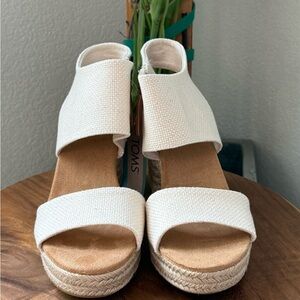 TOMS Women's Cream Espadrille Wedges